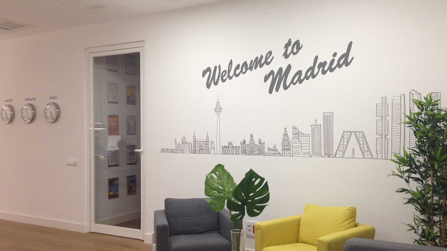 oficina decorada con murales decopared en madrid